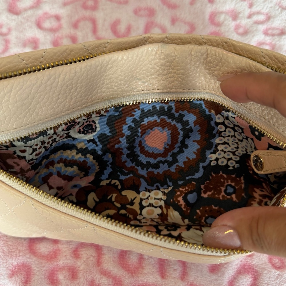 Vera Bradley Quilted Wristlet
Women’s - Picture 8 of 9